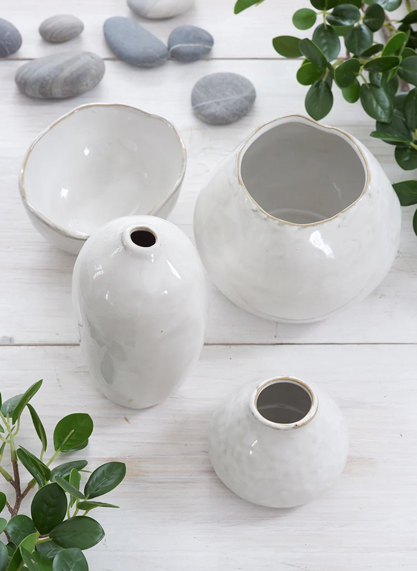 CERAMIC VASES