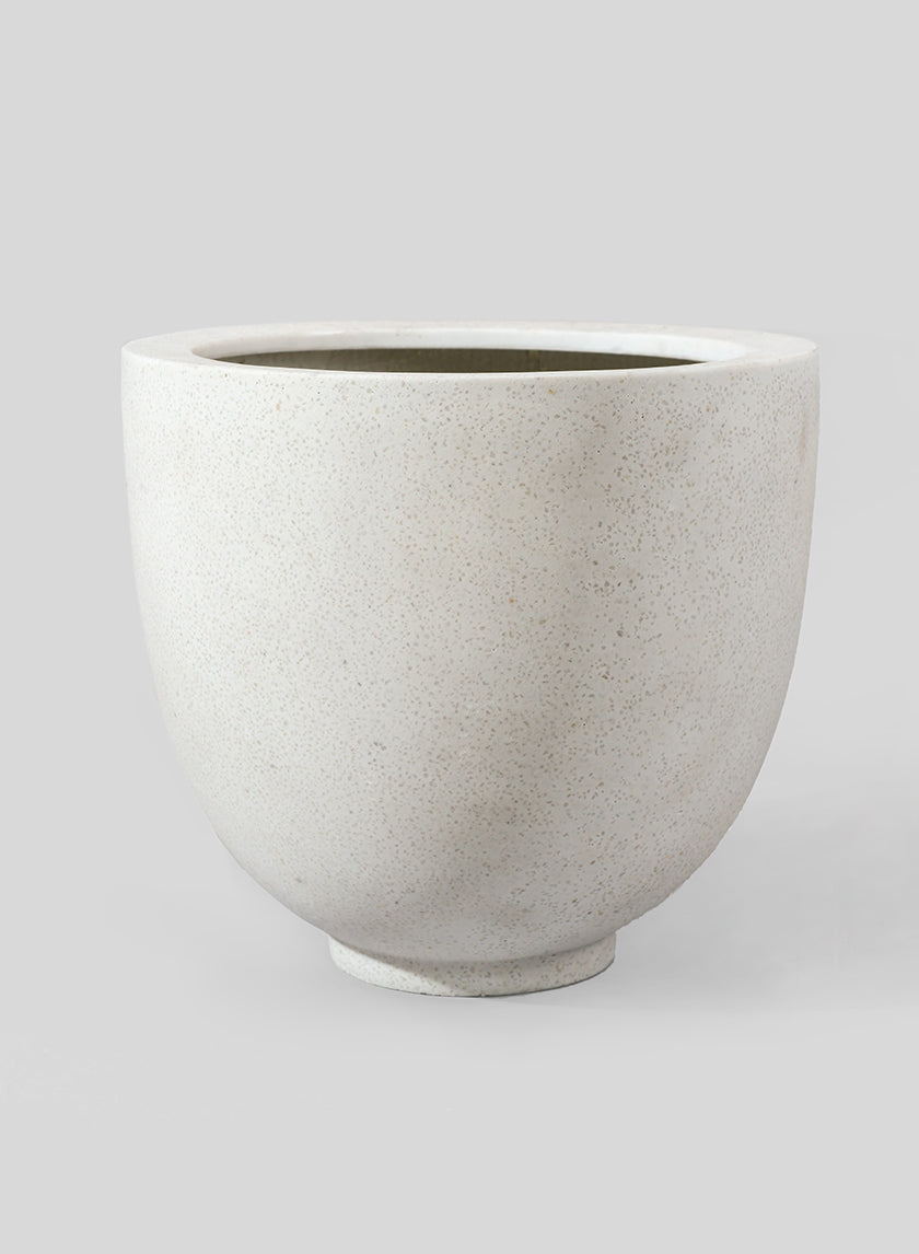 13  3/4in Round Cream Fiberstone Pot