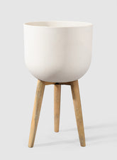 15 1/2in White Sandstone Round Pot On Wooden Leg