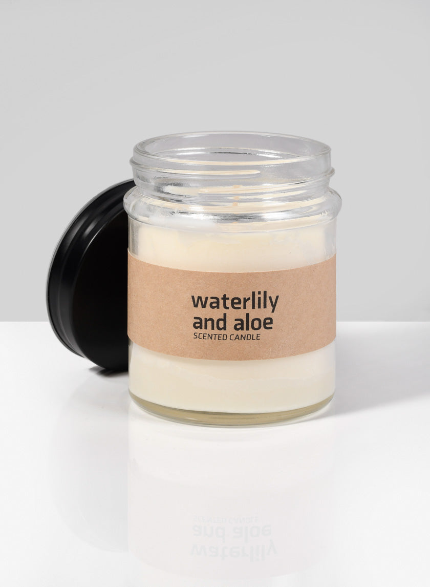 Water Lily &amp; Aloe Scented Candle