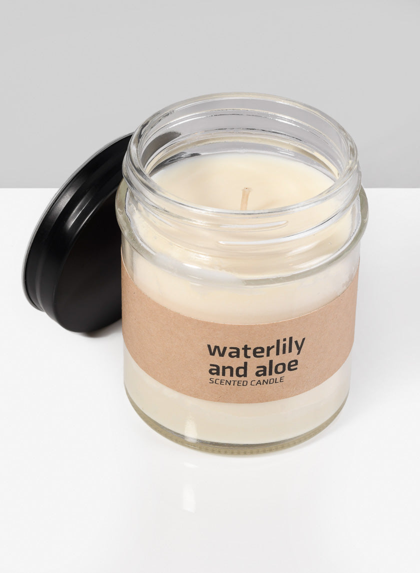 Water Lily &amp; Aloe Scented Candle