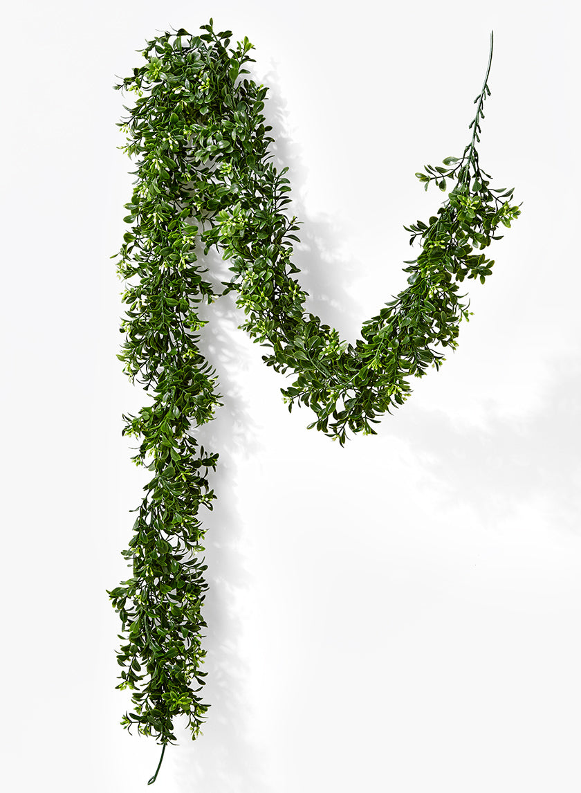 Flowering Faux Boxwood Garland